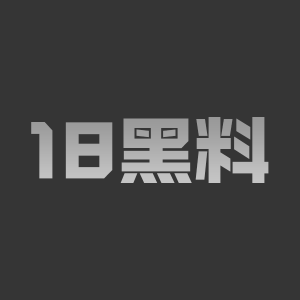 OnlyFans翘臀女神 ssrpeach 剧情演绎父女乱伦 亲生父亲无套狂干JK女儿 压腿爆操内射到流出白浆 - 图1